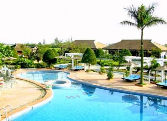 cho-thue-xe-limousine-di-suoi-nuoc-nong-thanh-thuy