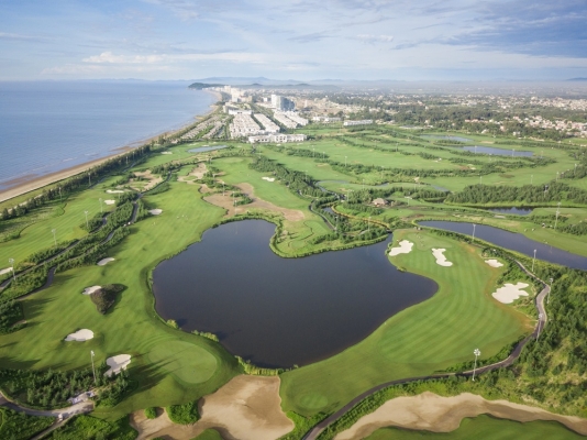 dia-chi-thue-xe-limousine-di-san-golf-sam-son-thanh-hoa-o-ha-noi